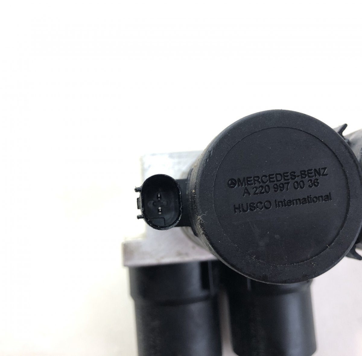 A2203200358 A2203201258 Air suspension / self-levelling suspension, other MERCEDES-BENZ SL-CLASS (R230) (2001-2012)