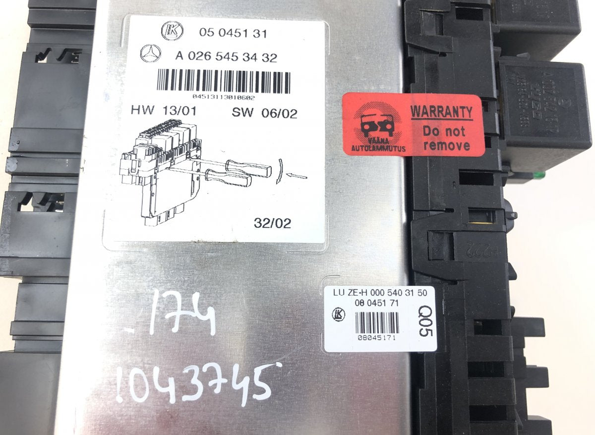 05045139 05045135 05045131 Fuse box MERCEDES-BENZ SL-CLASS (R230) (2001-2012)