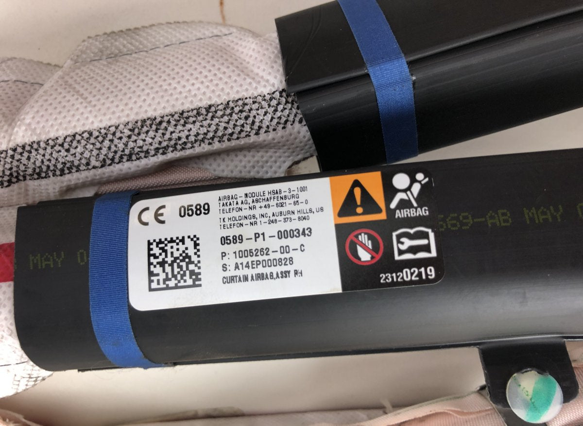 100526100D Set of head/curtain airbags TESLA MODEL S (5YJS) (2012-)