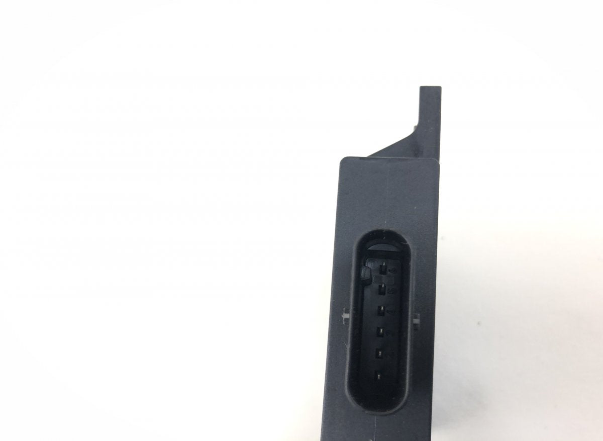 8R0907159D Aerial amplifier / control unit PORSCHE MACAN I (95B) (2014-2024)