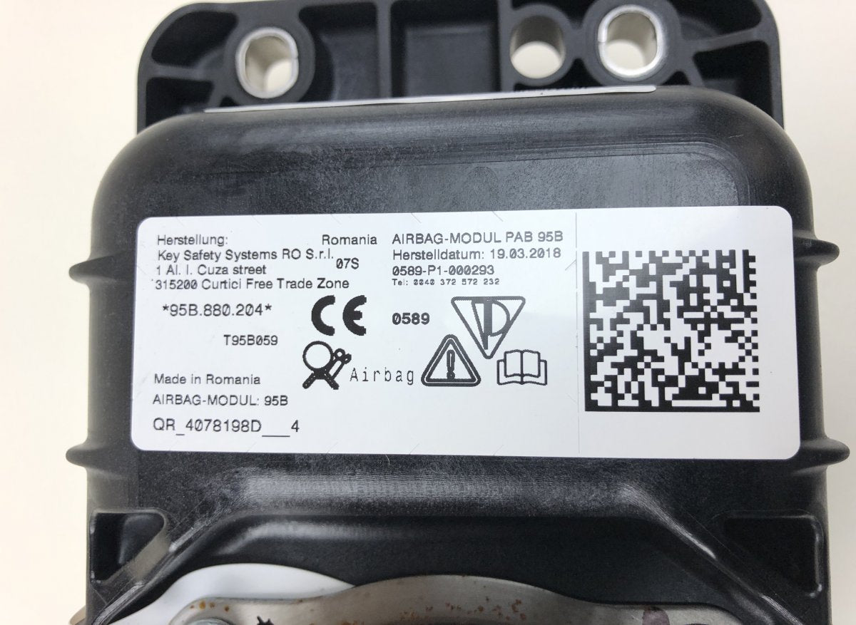 95B880204C Passenger Airbag PORSCHE MACAN I (95B) (2014-2024)