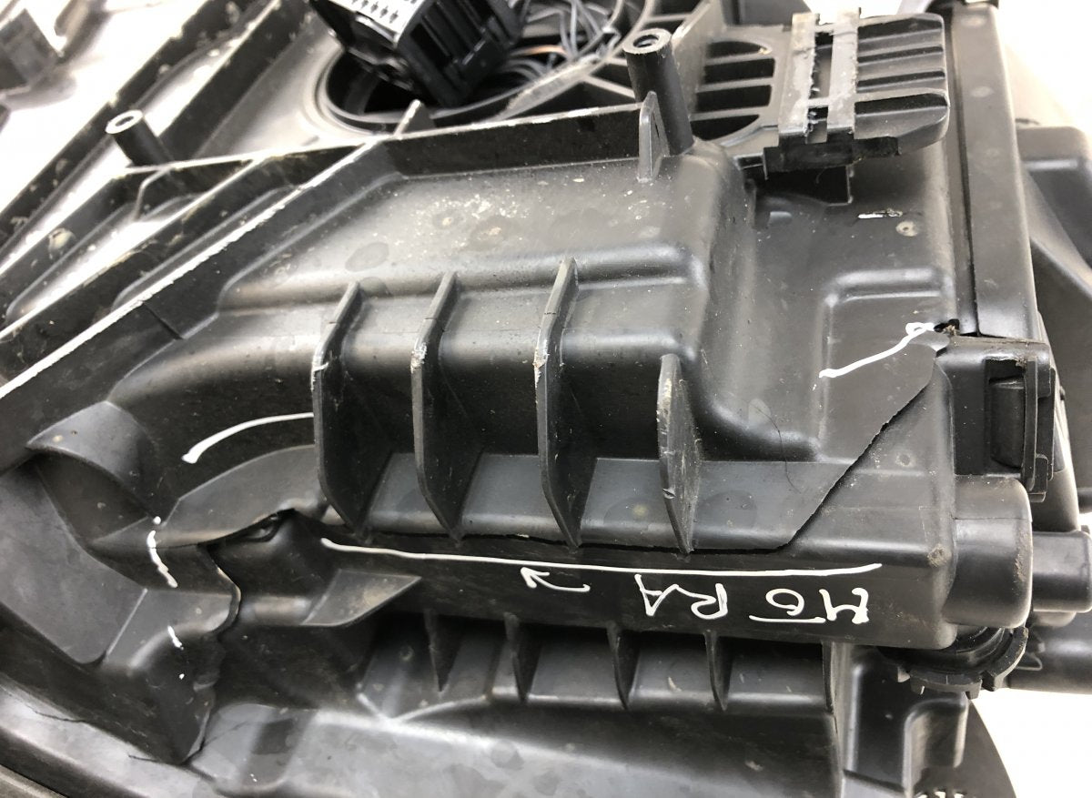 95B941040G Headlight right PORSCHE MACAN I (95B) (2014-2024)