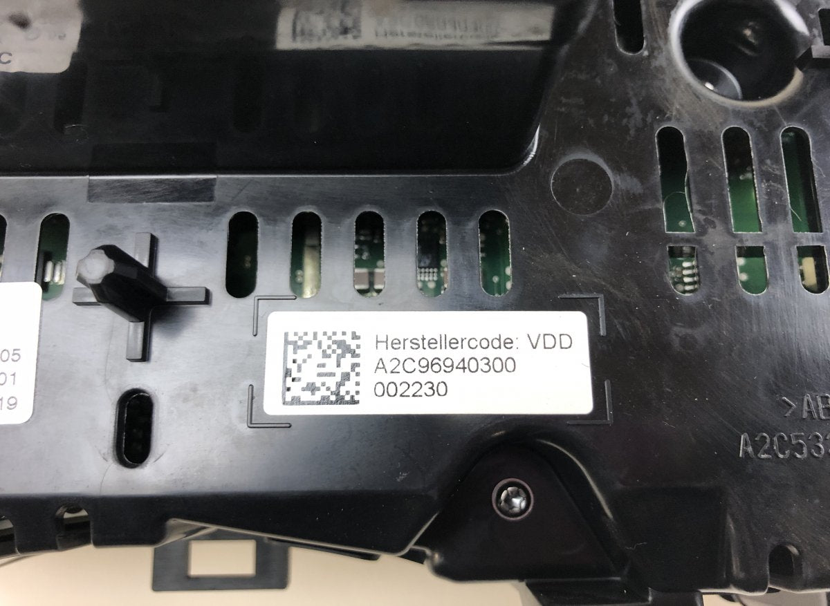 A2C96940300 Instrument Cluster PORSCHE CAYENNE II (2010-2017)