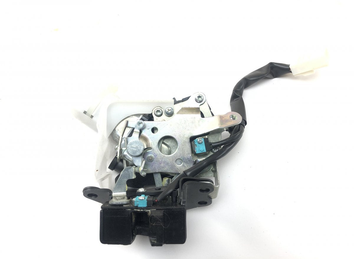 6935048072 Bootlid / tailgate lock LEXUS RX III (AL10) (2008-2015)