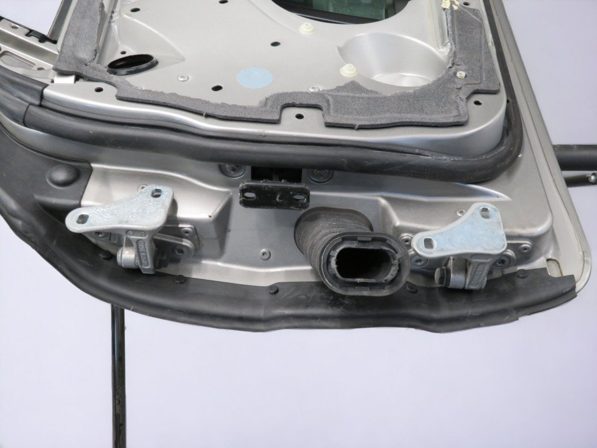 A2307200605 A2307200446 Door Front Right MERCEDES-BENZ SL-CLASS (R230) (2001-2012)