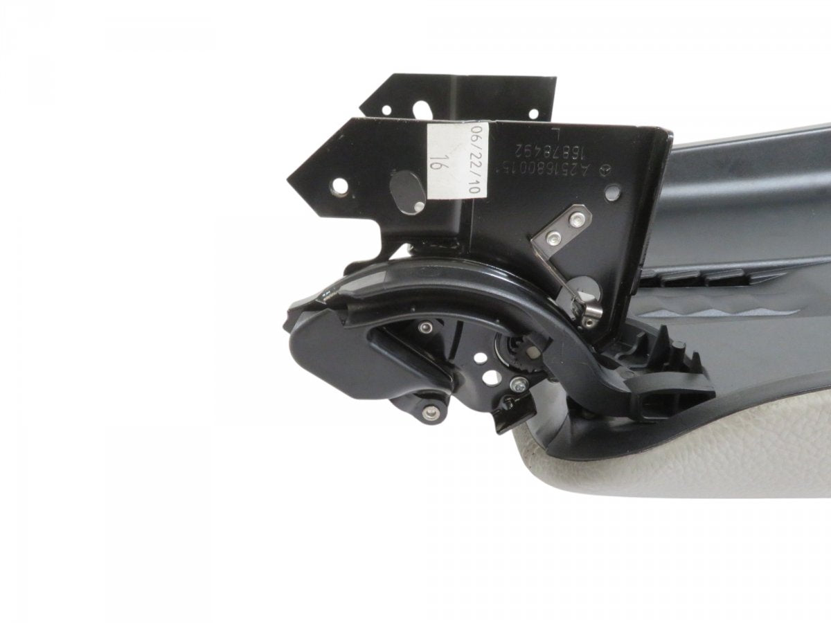 A2516800151 A2516800051 A25168000519051 A25168015397H23 A2516801539 Armrest front MERCEDES-BENZ R-CLASS (W251) (2006-2013)