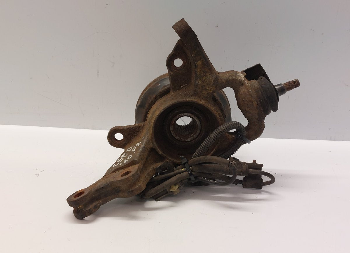 Wheel bearing housing front right KIA CEE'D I (ED) (2006-2012)