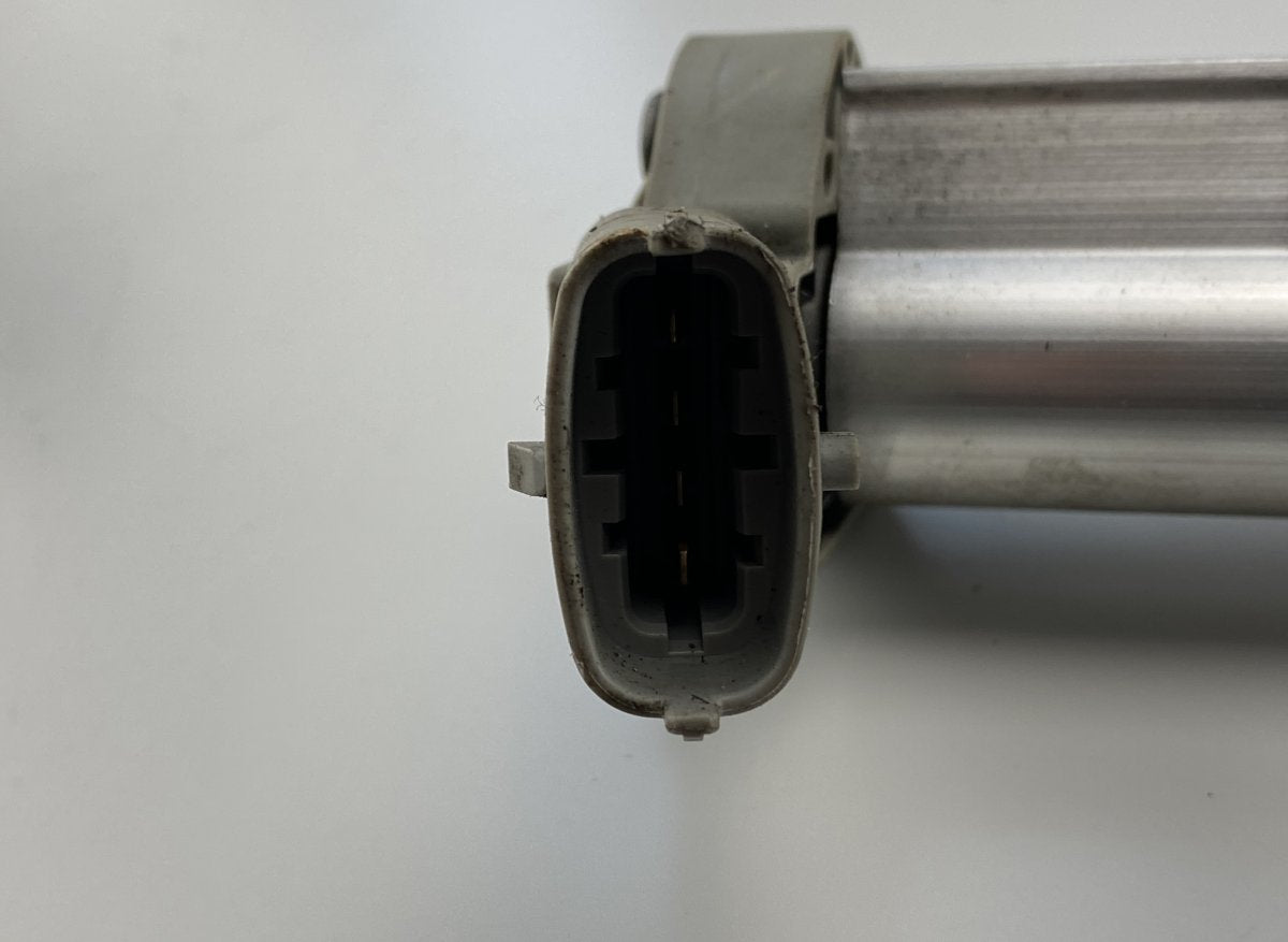 Fuel Distributor / fuel rail VOLVO XC60 I (2008-2017)
