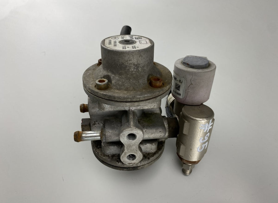110R000090 E010M0055 E160M0026 Fuel pressure regulator SUBARU LEGACY V / Outback (2009-2014)