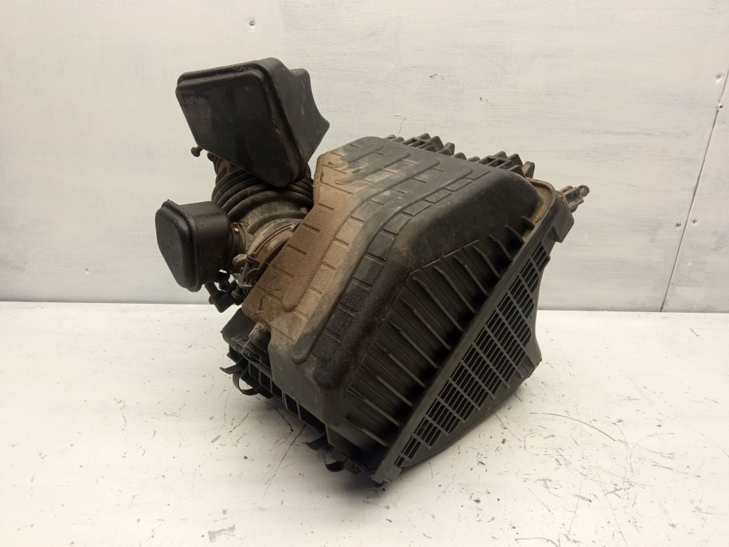 Air Cleaner (filter box) KIA SORENTO II (XM) (2009-2015)