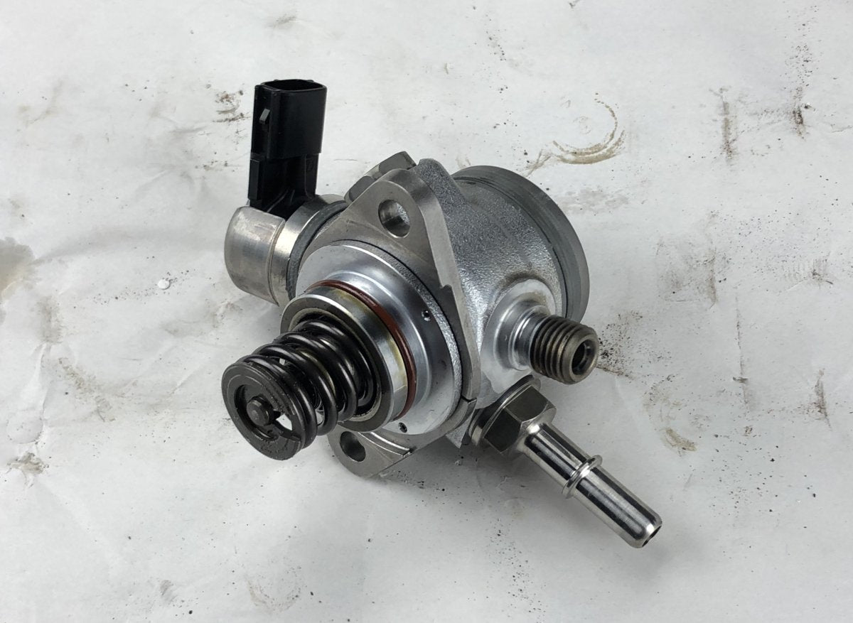 OM5E9D376CB High pressure pump, petrol FORD FOCUS III (2010-2018)