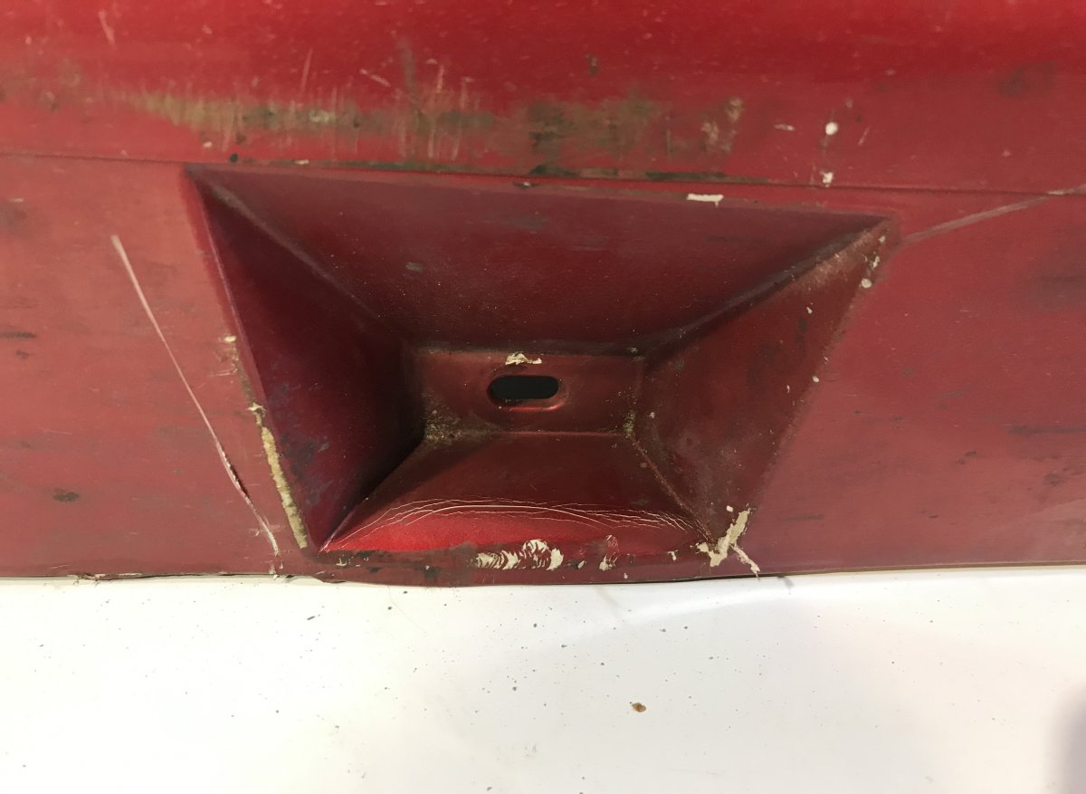 Side Skirt Left FORD FOCUS III (2010-2018)