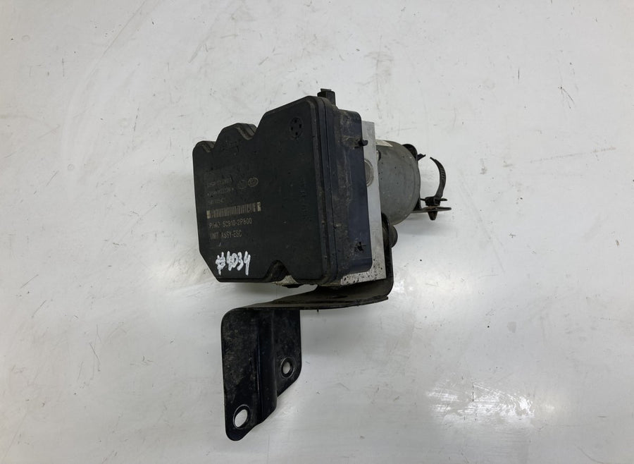 589102P800 ABS hydraulic unit / pump KIA SORENTO II (XM) (2009-2015)