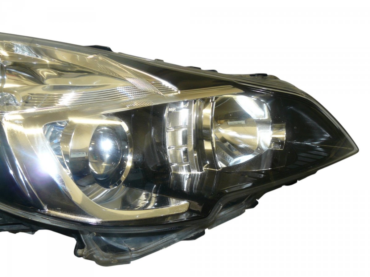Headlight right SUBARU LEGACY V / Outback (2009-2014)