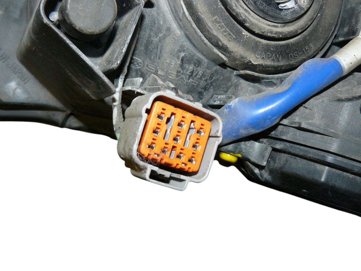 Headlight right SUBARU LEGACY V / Outback (2009-2014)