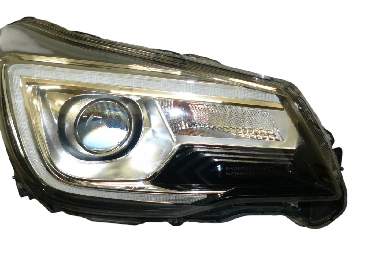 84002SG240 Headlight right SUBARU FORESTER (SJ) (2013-2018)