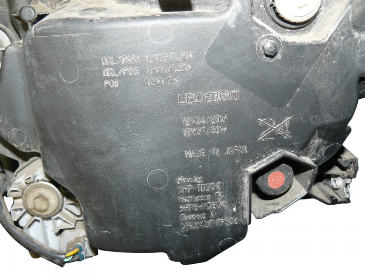 84002SG240 Headlight right SUBARU FORESTER (SJ) (2013-2018)