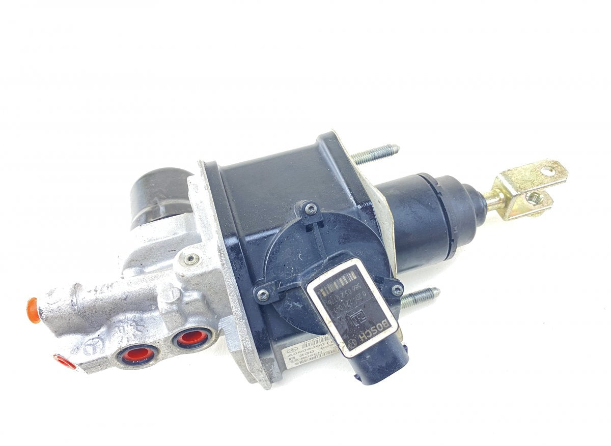 0204021687 0204024105 0204251302 Brake Master Cylinder MERCEDES-BENZ SL-CLASS (R230) (2001-2012)