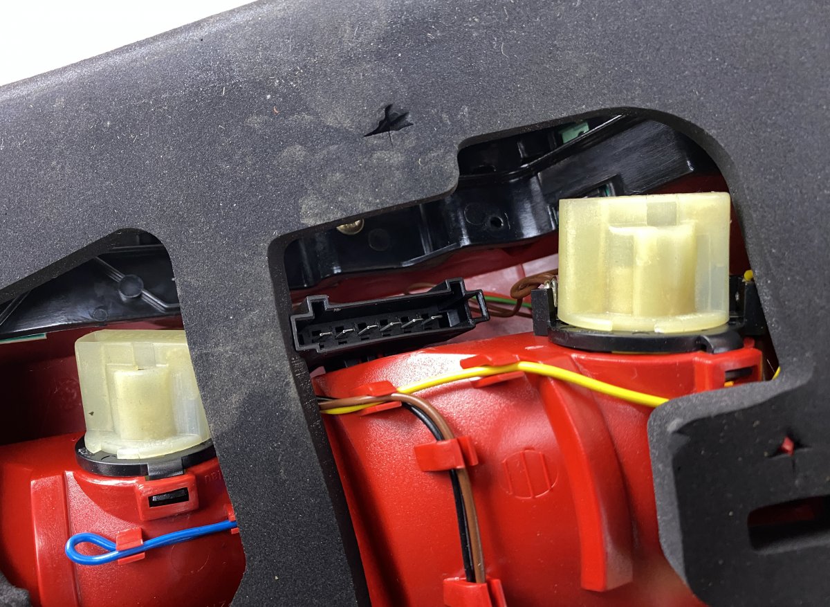 A2308200264 Tail light, right MERCEDES-BENZ SL-CLASS (R230) (2001-2012)