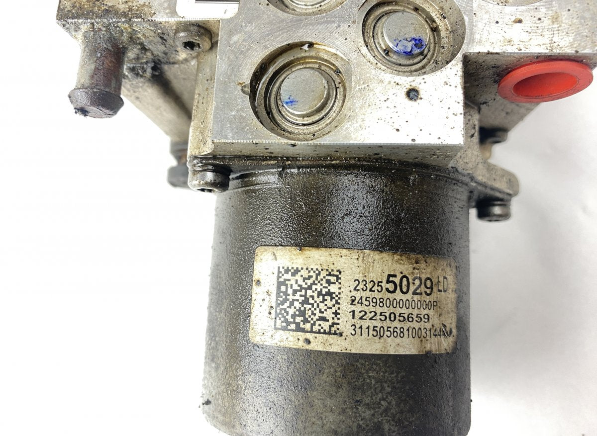 84778360 ABS hydraulic unit / pump CADILLAC ESCALADE (2014-)