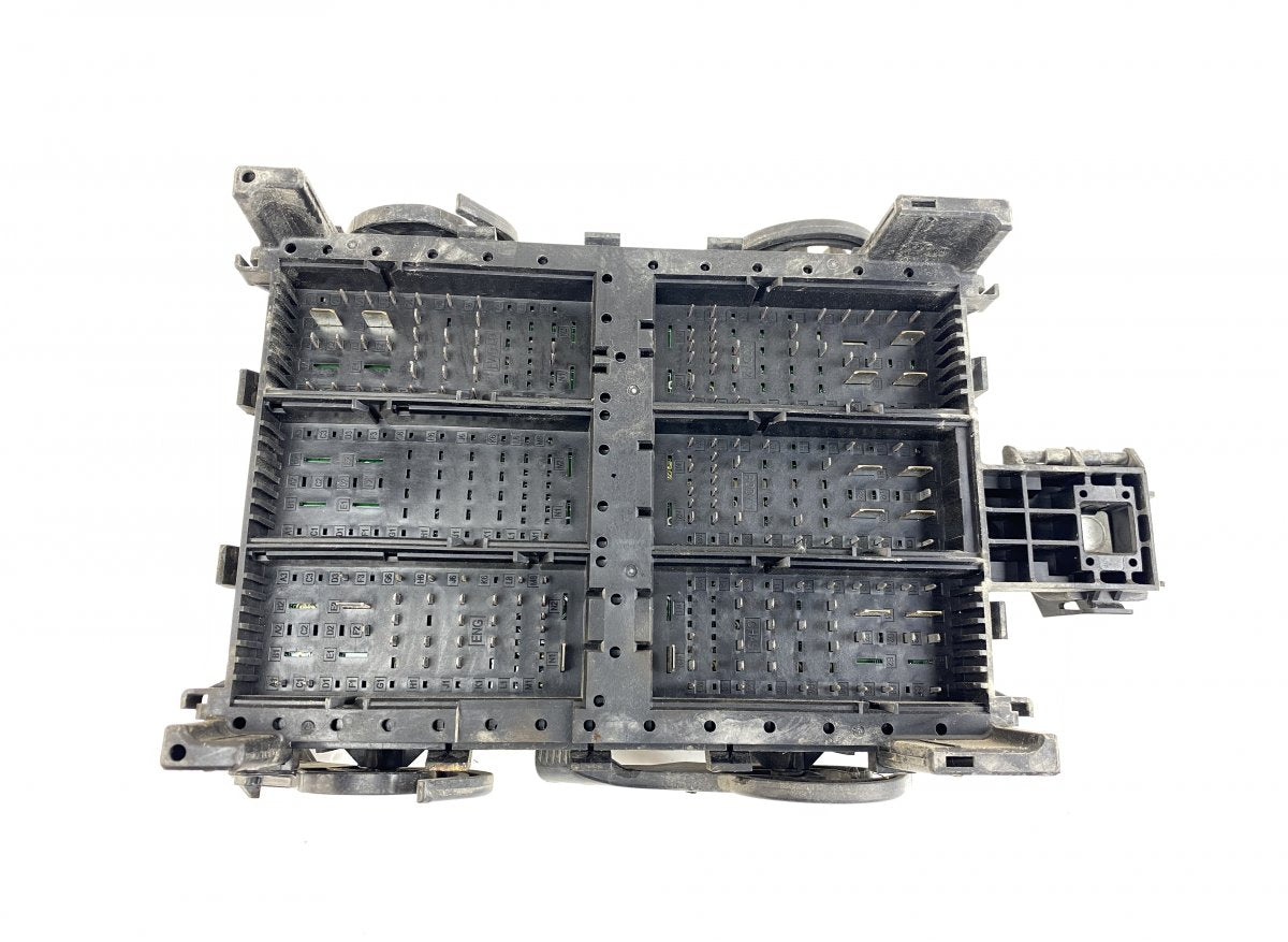 84114437 Fuse box CADILLAC ESCALADE (2014-)