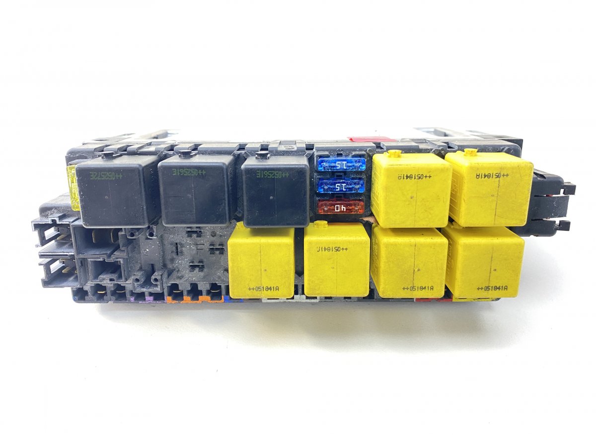05045117 Fuse box MERCEDES-BENZ SL-CLASS (R230) (2001-2012)