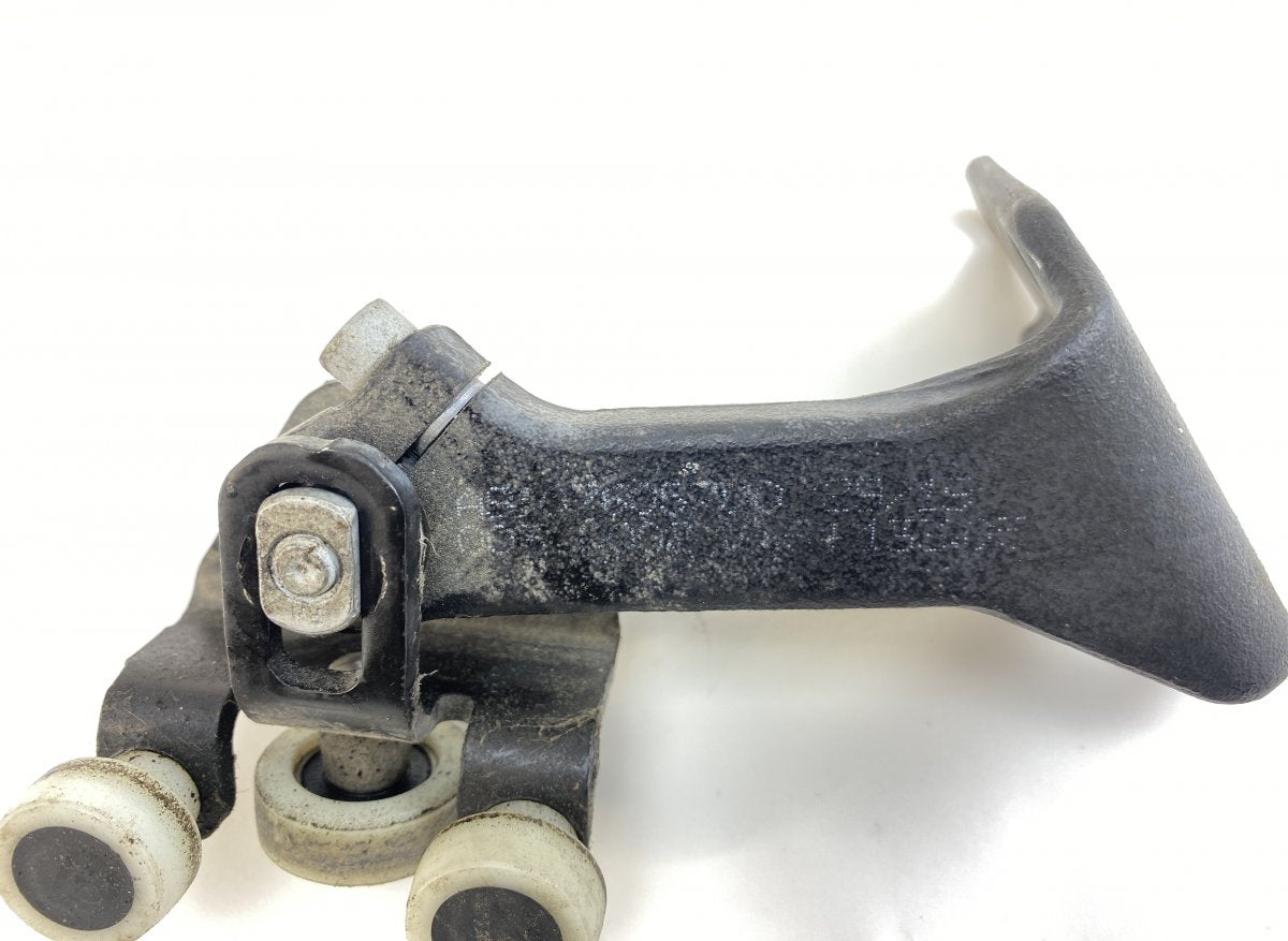 A9107605000 A9107630100 A9107605700 Sliding door roller upper right MERCEDES-BENZ SPRINTER (907, 910) (2018-)