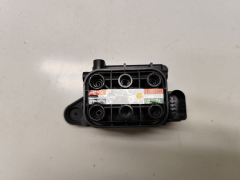 AW933B486AA Air suspension valve block JAGUAR XJ (X351) (2009-2019)