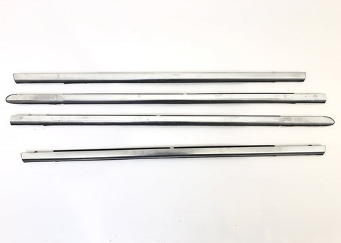 Door Window moulding Front Left JEEP GRAND CHEROKEE III (WH) (2005-2010)