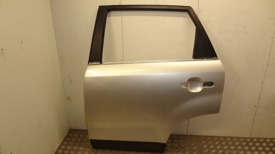 770032P010 Door Rear Left KIA SORENTO II (XM) (2009-2015)