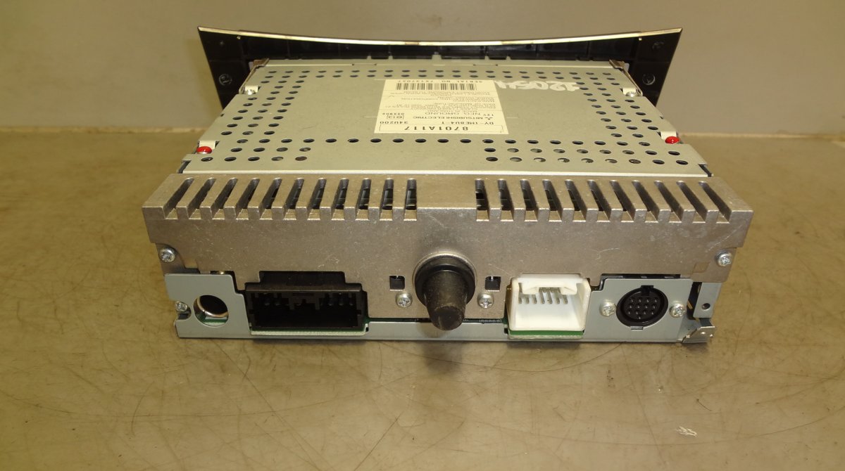 DY1ME8U4T Radio MITSUBISHI GRANDIS II (NA_W) (2003-2011)