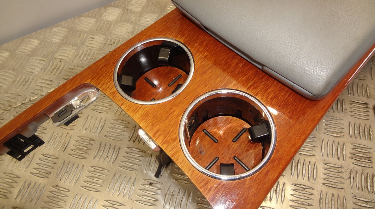 center Console VW PHAETON (3D) (2002-2016)