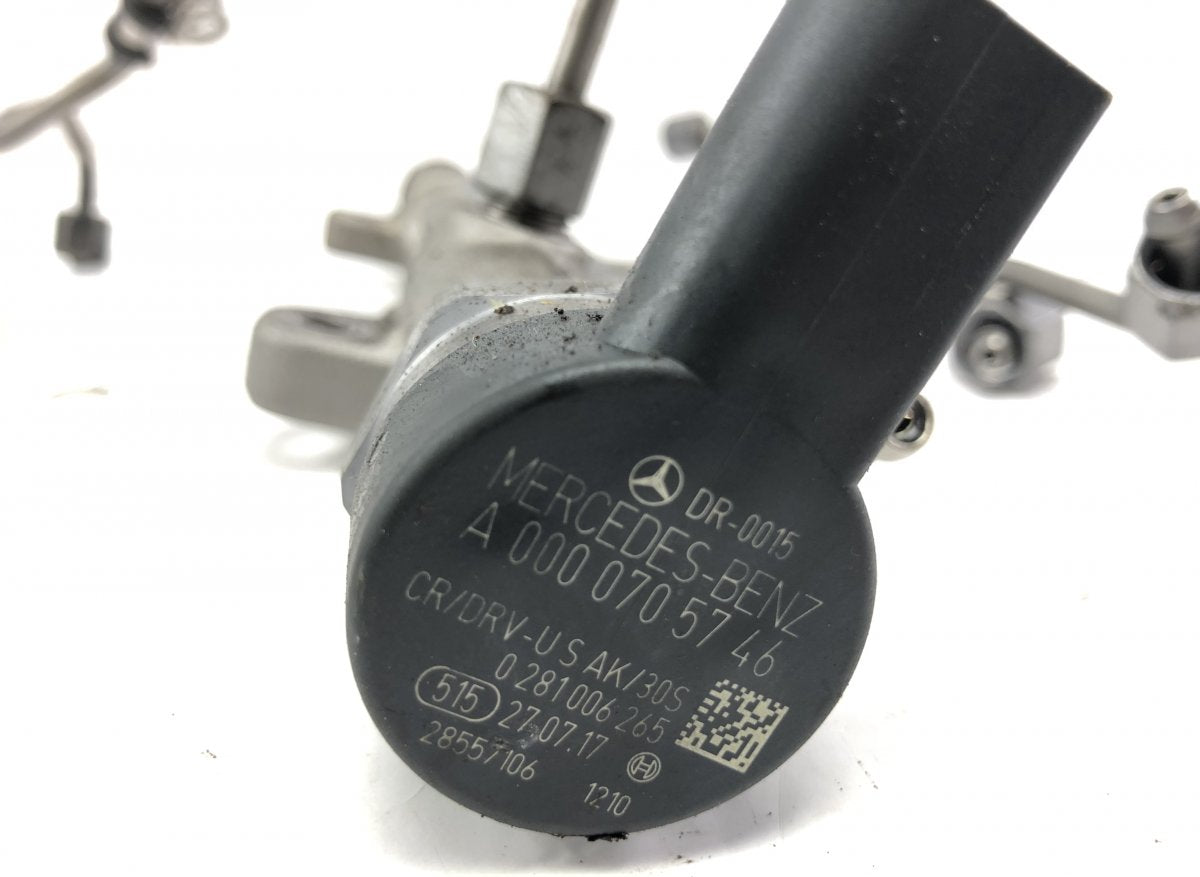 0445214275 0281006265 Fuel Distributor / fuel rail MERCEDES-BENZ GLE (W166) (2015-2019)
