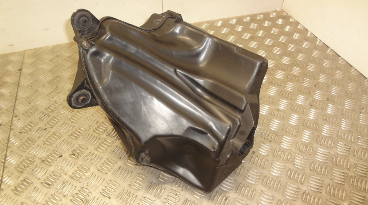 7536594040 Air Cleaner (filter box) BMW 3 (E90, E91, E92, E93) (2005-2011)