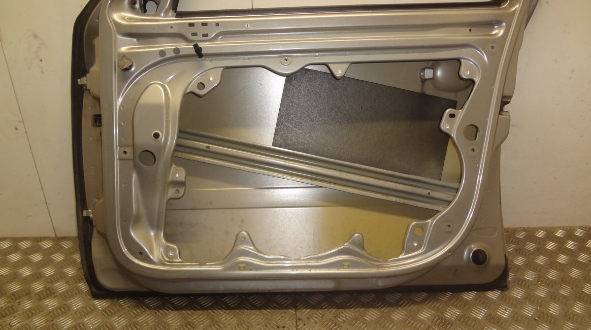Door Front Right SKODA OCTAVIA II (1Z) (2004-2013)
