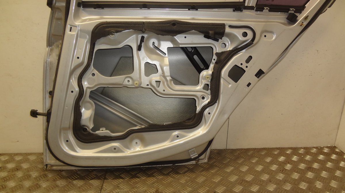 Door Rear Right BMW 3 (E90, E91, E92, E93) (2005-2011)