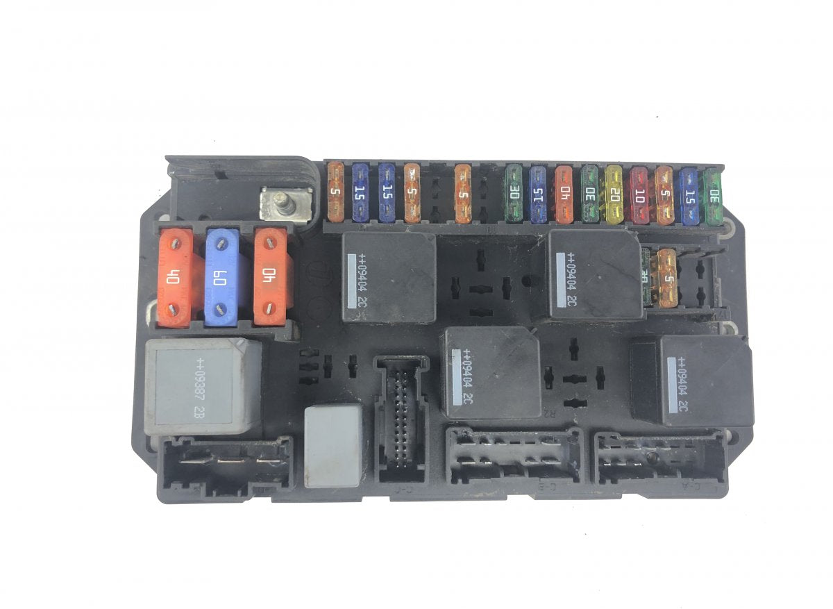 LR021665 Fuse box LAND ROVER RANGE ROVER III (LM) (2002-2012)