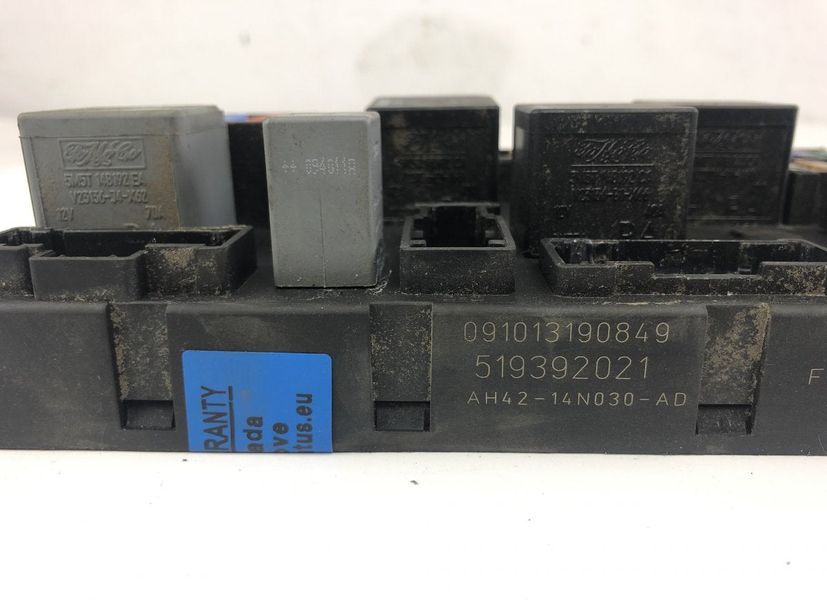 LR021665 Fuse box LAND ROVER RANGE ROVER III (LM) (2002-2012)