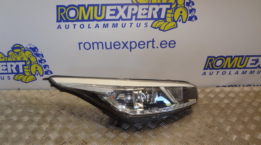 Headlight right KIA CEE'D II (JD) (2012-2018)