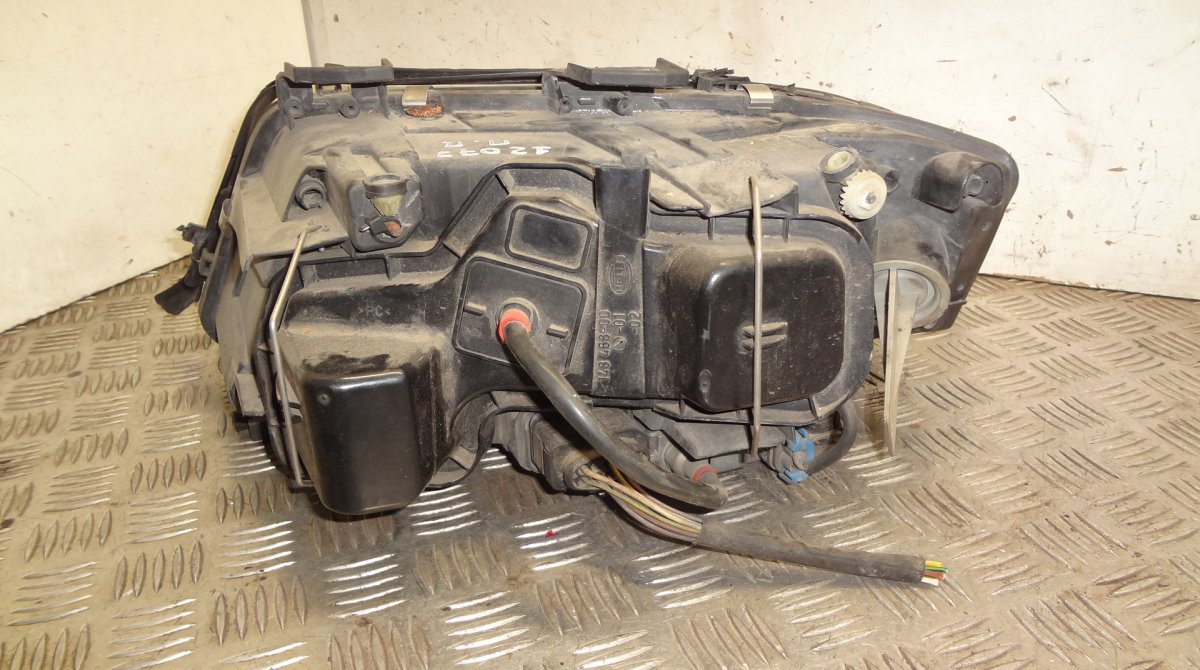148468-00 14846800 Headlight right AUDI A6 / A6 ALLROAD (C5) (1997-2005)