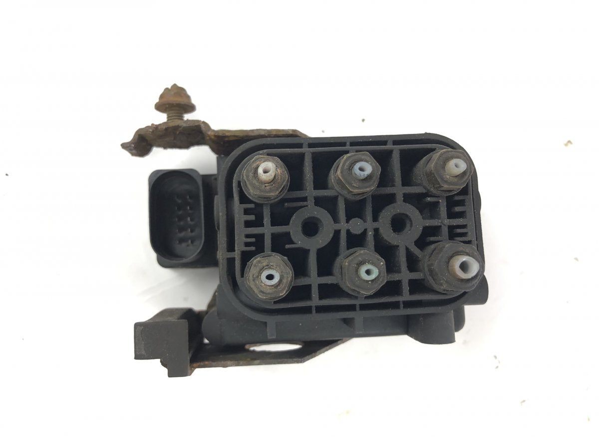 A2123200358 Air suspension valve block MERCEDES-BENZ S-CLASS (W221) (2005-2013)