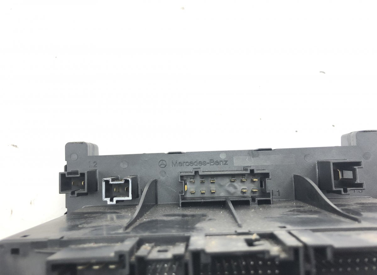 05045139 05045135 05045131 Fuse box MERCEDES-BENZ SL-CLASS (R230) (2001-2012)