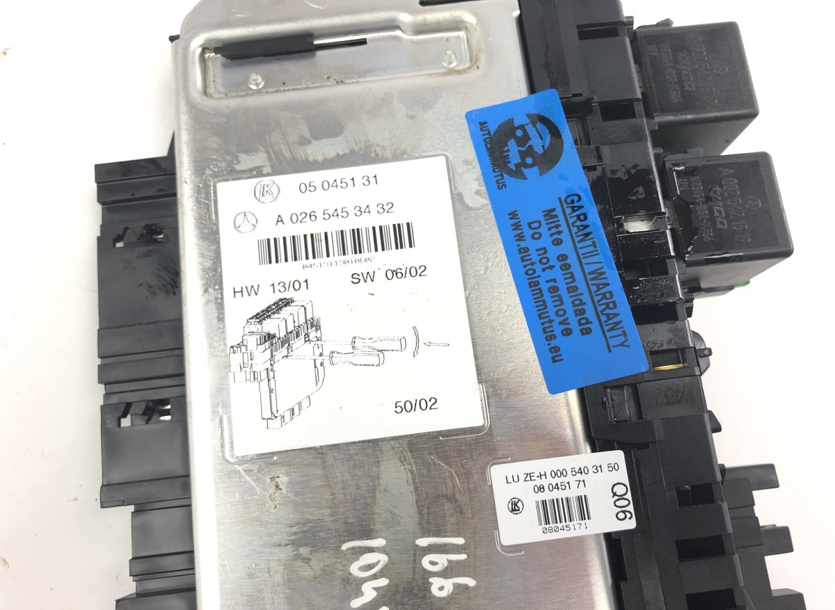 05045139 05045135 05045131 Fuse box MERCEDES-BENZ SL-CLASS (R230) (2001-2012)
