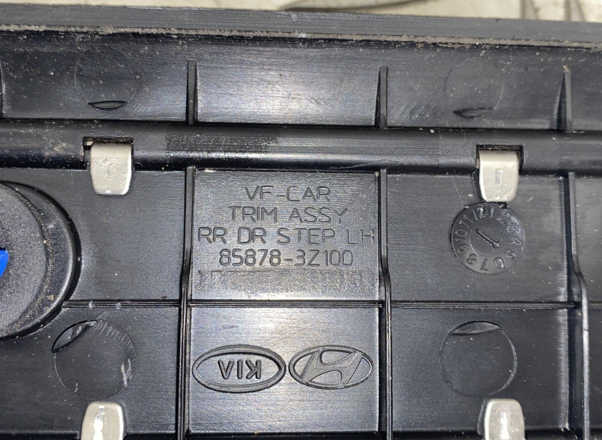 858783Z100 85878-3Z100 Interior lining / floor, other HYUNDAI i40 (VF) (2011-2019)