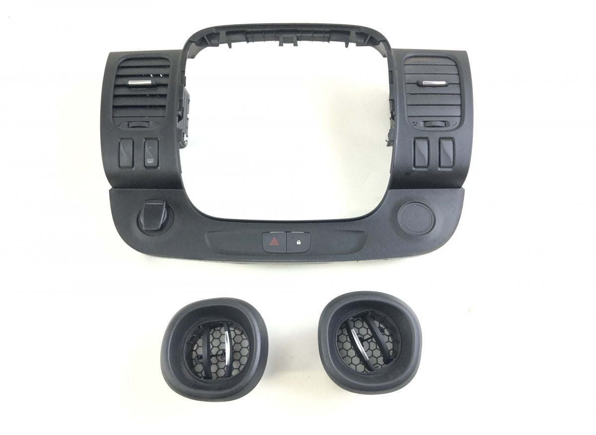 687601310R Air Vent Center Front NISSAN NV300 (X82) (2016-2021)
