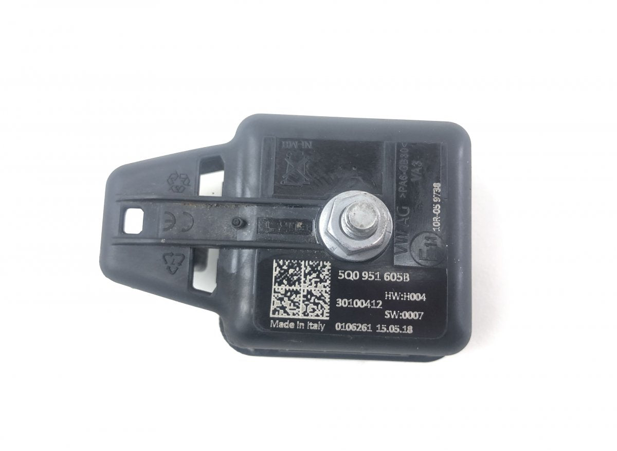 5Q0951605B 4H0907601E Anti-Theft Alarm horn VW PASSAT B8 (3G) / ALLTRACK (2014-2023)