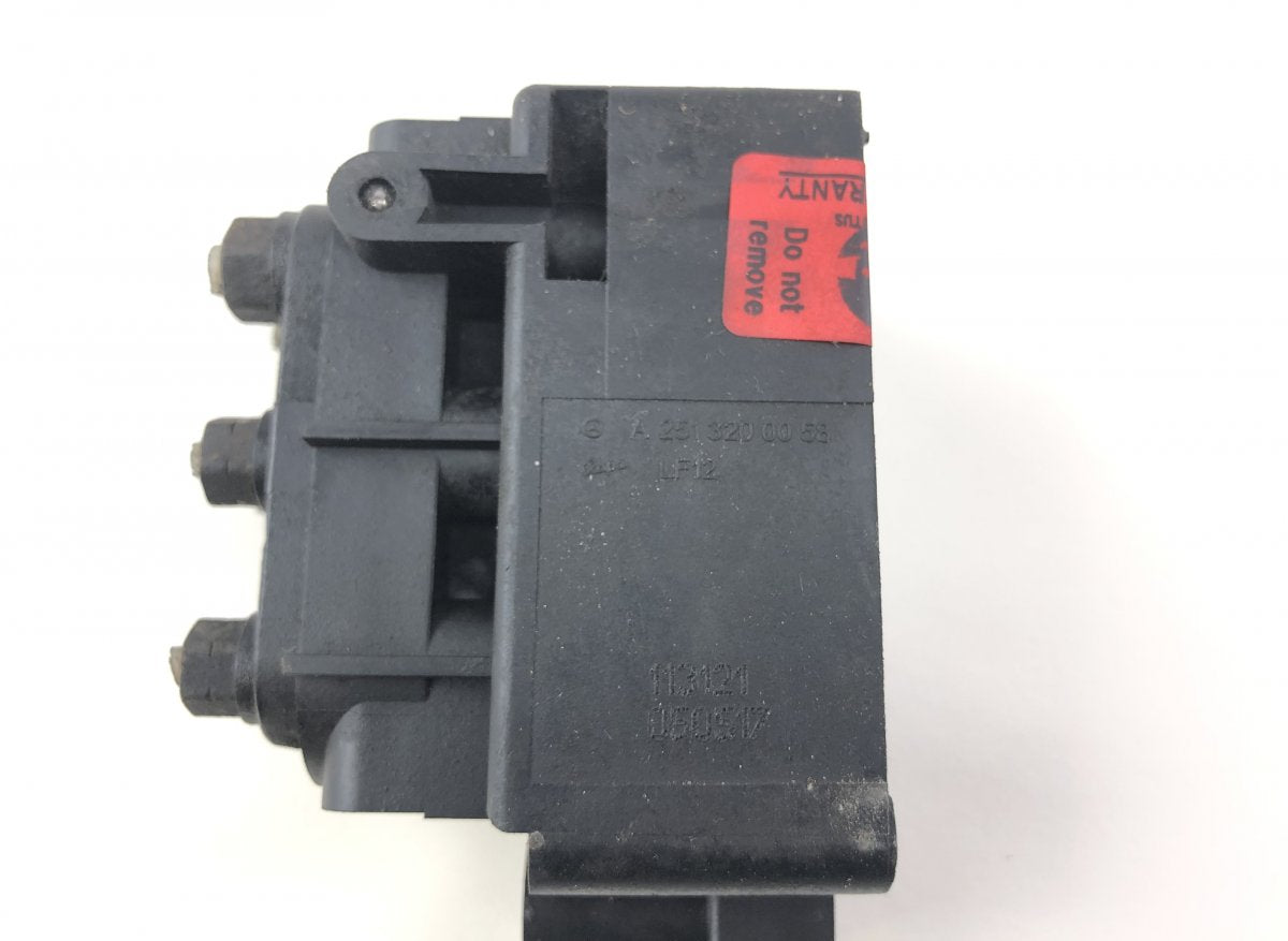 A2123200358 Air suspension valve block MERCEDES-BENZ R-CLASS (W251) (2006-2013)