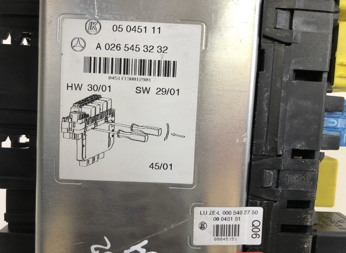 05045117 Fuse box MERCEDES-BENZ SL-CLASS (R230) (2001-2012)