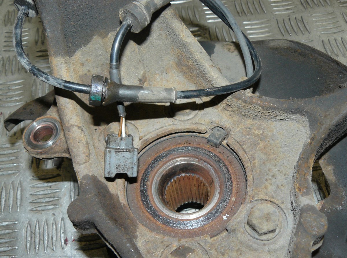 Wheel bearing housing front right NISSAN QASHQAI II (J11) (2013-2021)