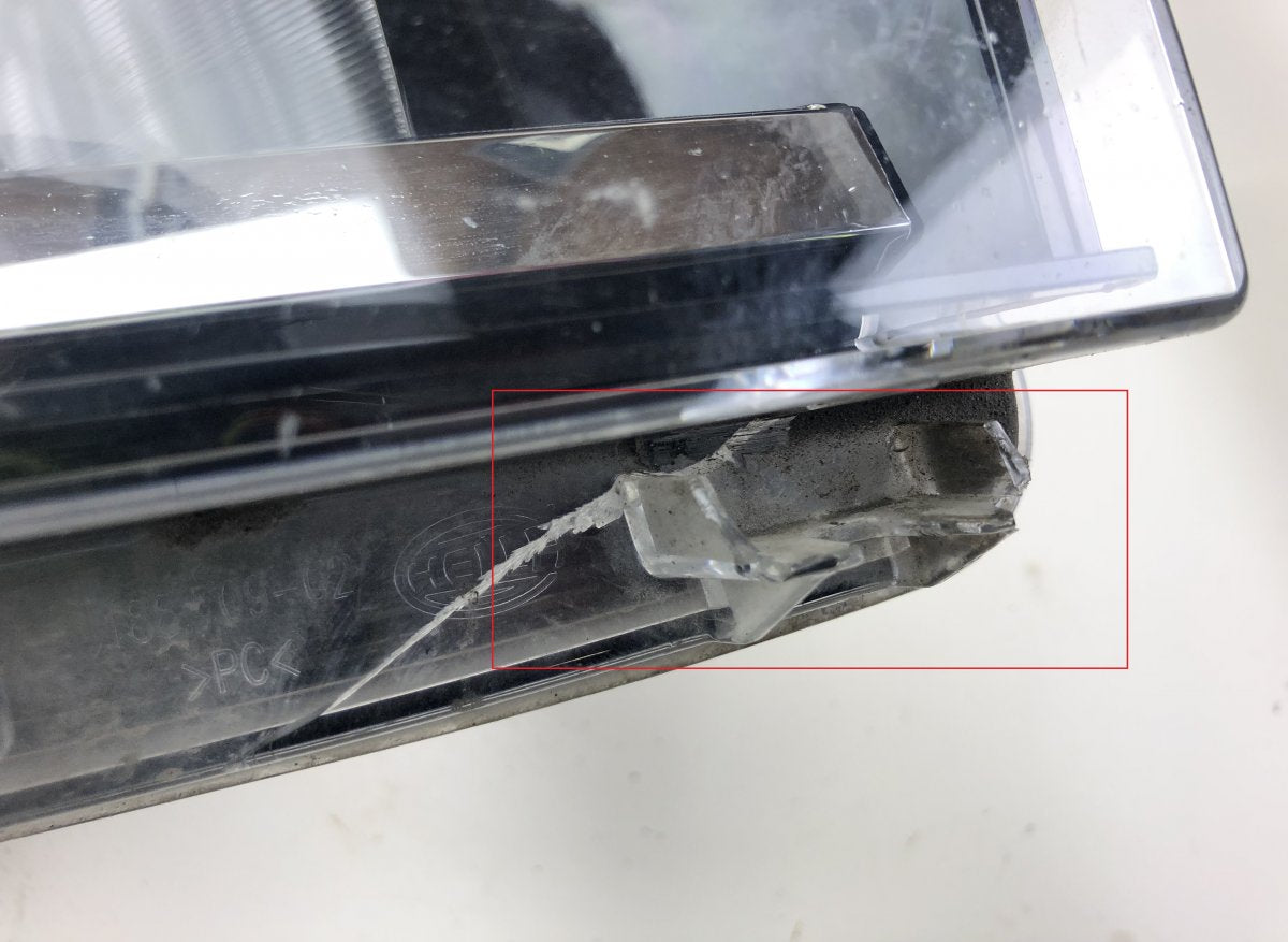 260109868R Headlight right FIAT TALENTO II (296) (2016-2020)